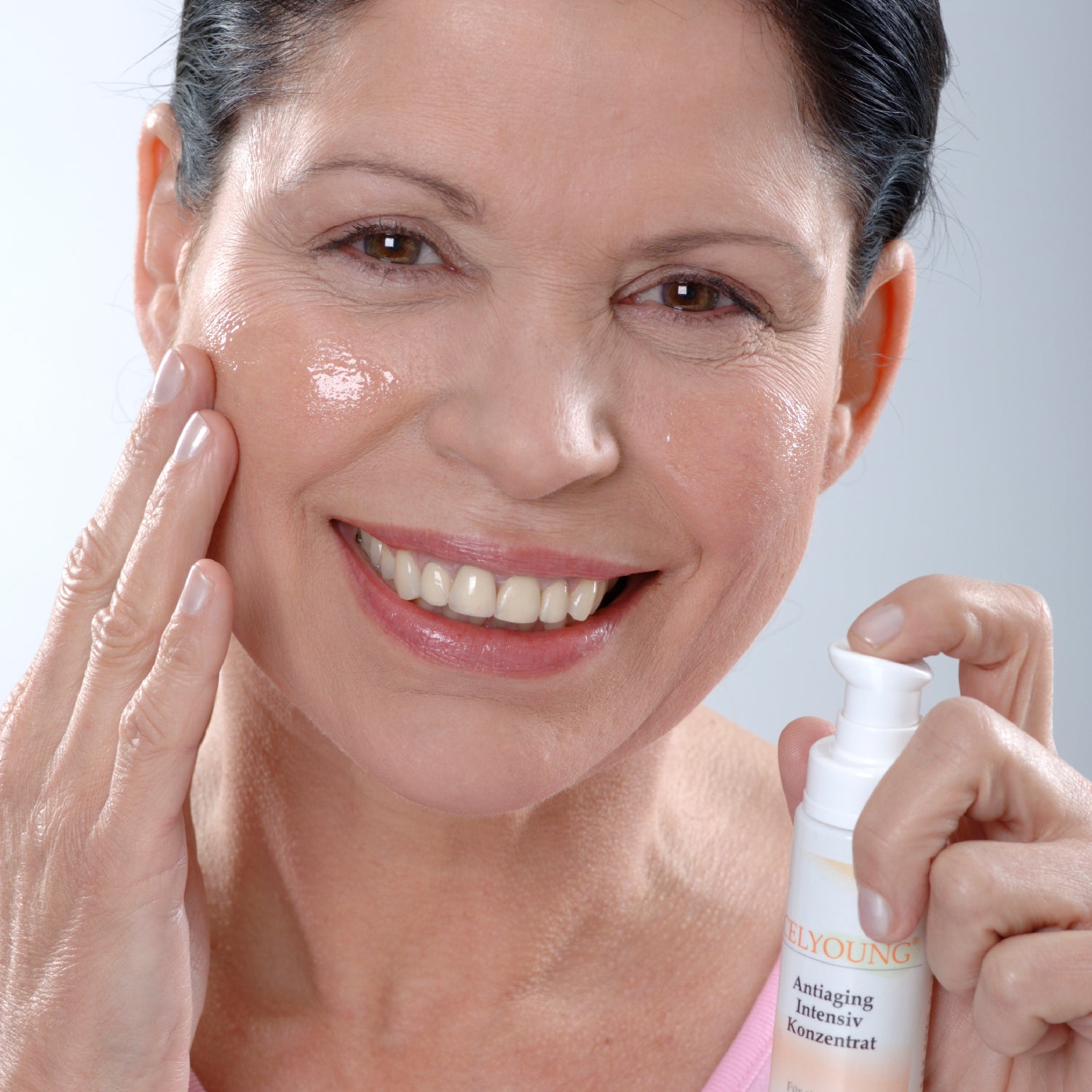 celyoung-antiaging-intensiv-konzentrat-gesichtsserum-unparf-miert image 2